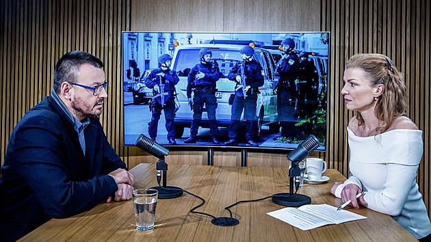 Hostem po�adu Rozst�el je �t�p�n Klen, b�val� komisa� z�sahov� jednotky.