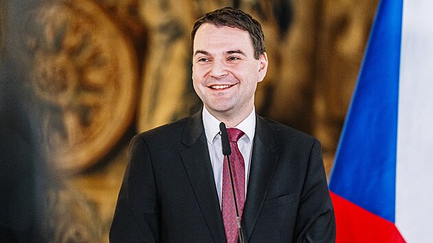 Ministr zahrani�� Petr Macinka na tiskov� konferenci promluvil o sv� komunikaci s prezidentem Petrem Pavlem. (27. ledna 2026)