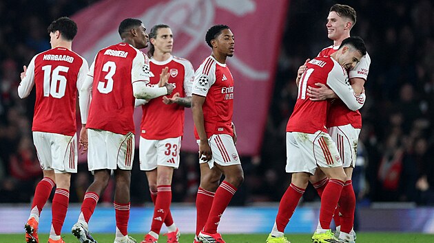 Hr��i Arsenalu slav� g�l proti Kajratu Almaty.