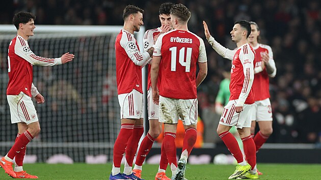 Hr��i Arsenalu slav� g�l proti Kajratu Almaty.