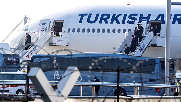 P��let barcelonsk�ch fotbalist� do �eska.