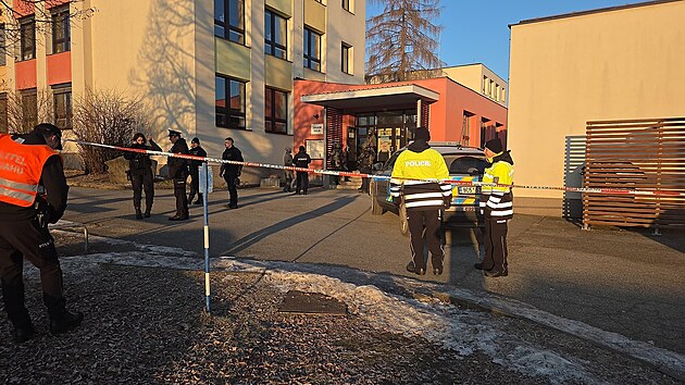 Anonym v Kaplici vyhro�uje z�kladn�m �kol�m v�buchem, zasahuje policie (20. ledna 2026)