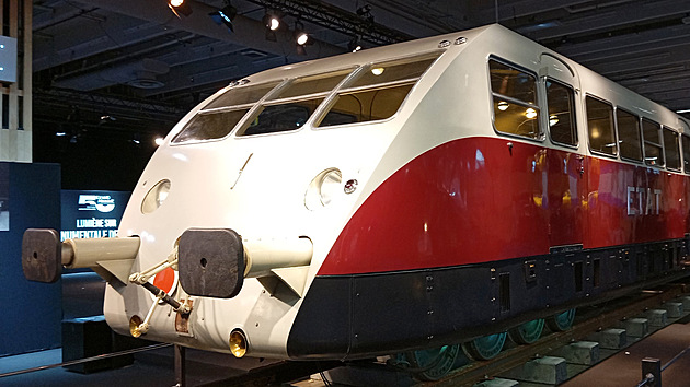 Motorov� v�z Bugatti na v�stav� Retromobile 2026