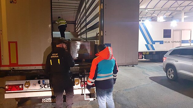 Tureck� kamion si celn�ci vytipovali na d�lni�n�m �seku nedaleko Jihlavy.