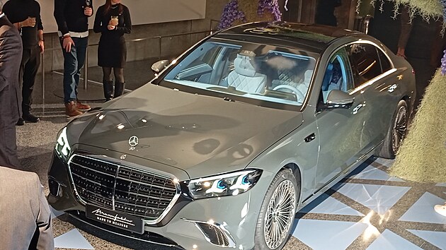 Premi�ra nov�ho Mercedesu t��dy S (29. ledna 2029, Stuttgart)
