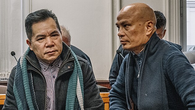 Soud zasedl k vynesen� rozsudku  v kauze soudce pra�sk�ho vrchn�ho soudu Ivana Elischera. Ten na jedn�n� nep�i�el. P��tomni byli jen dva ob�alovan� z vietnamsk� komunity. (23. ledna 2026)