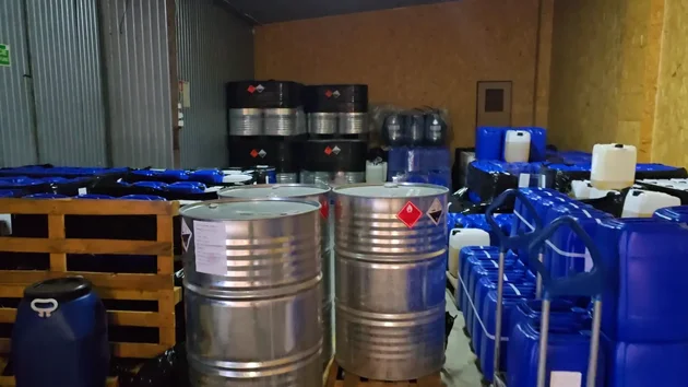 Rozs�hl� policejn� akce, proveden� v r�mci operace Fabryka koordinovan� Europolem, vedla k rozbit� zlo�ineck� s�t� p�sob�c� v cel� Evropsk� unii.