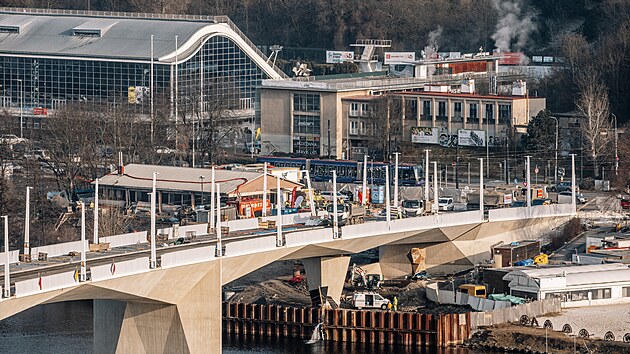 Z�t�ov� zkou�ka Dvoreck�ho mostu p�es Vltavu, Lihovar-Dvorce (21. ledna 2026)