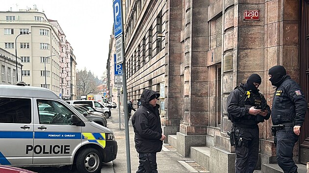 Policie zasahuje v budov� pra�sk�ho pracovi�t� M�stsk�ho ��adu �erno�ice. (28. ledna 2026)