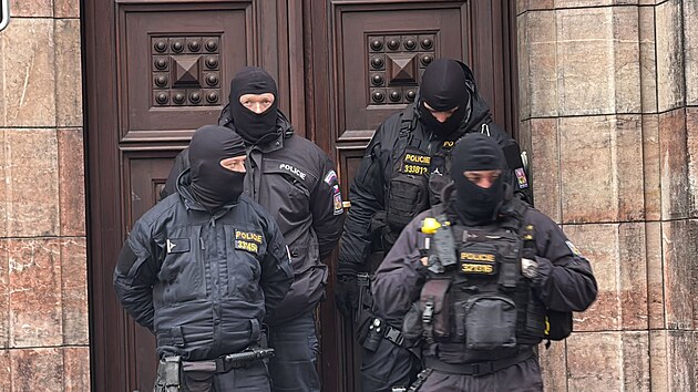 Policie zasahuje v budov� pra�sk�ho pracovi�t� M�stsk�ho ��adu �erno�ice. (28. ledna 2026)