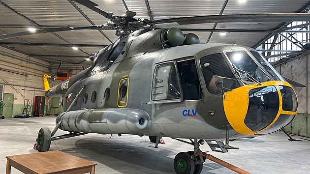 Na leti�t� P�erov-Bocho� se st�huje Centrum leteck�ho v�cviku.