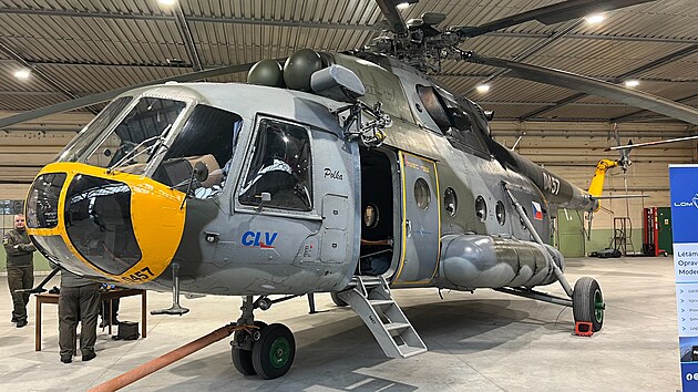 Na leti�t� P�erov-Bocho� se st�huje Centrum leteck�ho v�cviku.