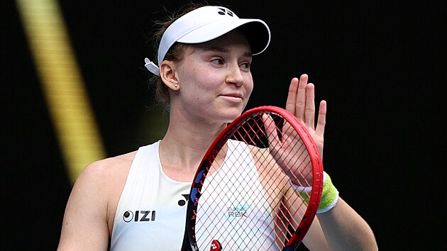 Jelena Rybakinov� slav� postup do semifin�le Australian Open.