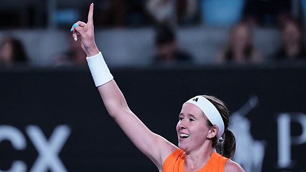 Nikola Bart��kov� se hecuje ve druh�m kole Australian Open.