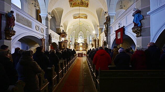 Lid� v Ch�ibsk� na D���nsku se rozlou�ili s ob�t� st�elby na m�stsk�m ��adu. Z�du�n� m�e se uskute�nila v sobotu 24. ledna dopoledne v kostele sv. Ji��.