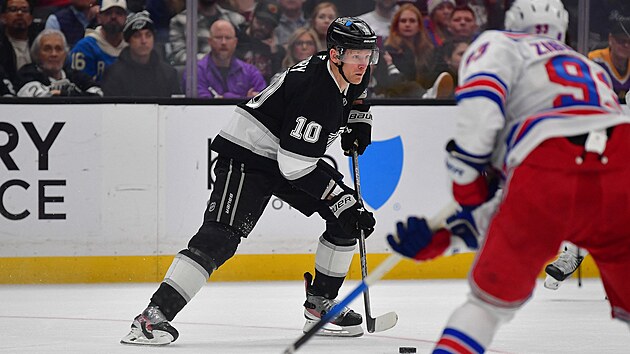 Veter�n Corey Perry v akci proti New York Rangers.