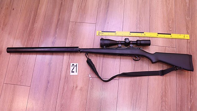 Z pa�ov�n� l�k� a chemik�li� pro v�robu pervitinu p�ev�n� z Polska ob�alovala libereck� st�tn� z�stupkyn� 11 lid�.