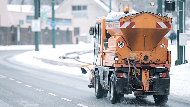 Od za��tku lo�sk�ho listopadu se v Jablonci technick� slu�by pot�kaly s celkem 84 centimetry napadan�ho sn�hu.