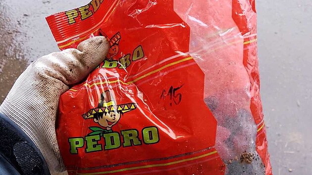 Zl�nsk� radnice uspo��dala statistick� t��d�n� odpadu s Univerzitou Tom�e Bati. Studenti se probrali 1 200 tunami odpadu z 12 lokalit rodinn�ch i bytov�ch dom�. (2025)