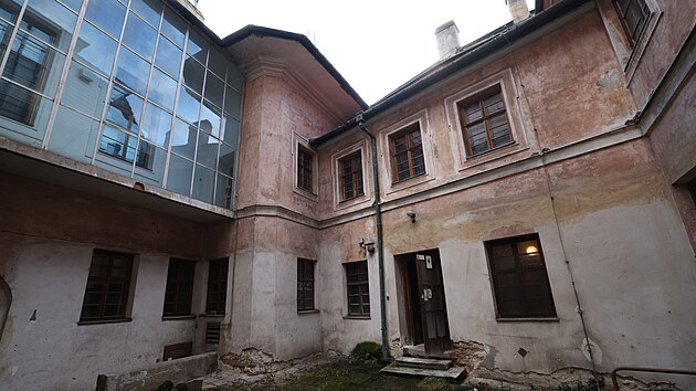 Zch�tral� a pam�tkov� velmi cenn� Bl�cher�v pal�c v Opav� se za�ne opravovat. (26. ledna 2026)