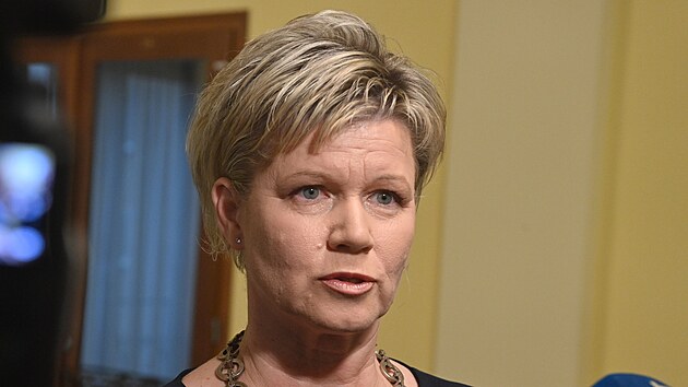 Nov� prim�torka Hav��ova Iveta Ko�� Palkovsk� odpov�d� na dotazy novin���. (28. ledna 2026)