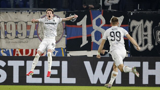 Ji�� Pano� slav� branku do s�t� Basileje.