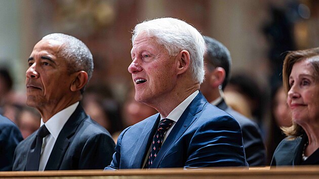 Ameri�t� exprezidenti Barack Obama a Bill Clinton (16. ��jna 2024)