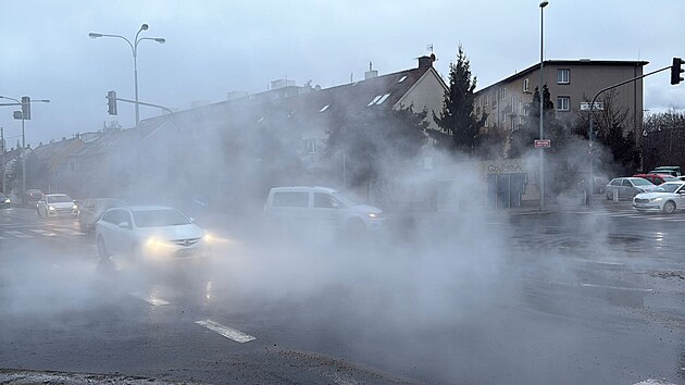 V pra�sk� ulici Na Pades�t�m prasklo potrub�. (21. ledna 2026)