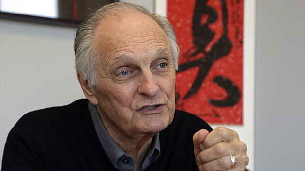 Herec Alan Alda hovo�í b�hem rozhovoru na Stony Brook University na Long...