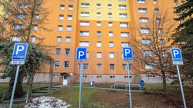 Vyhrazen� parkovac� m�sta v libereck�ch Rochlic�ch. (26. ledna 2026)