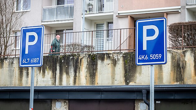 Vyhrazen� parkovac� m�sta v libereck�ch Rochlic�ch. (26. ledna 2026)