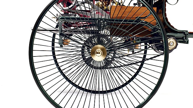 Benz�v patentovan� motorov� v�z