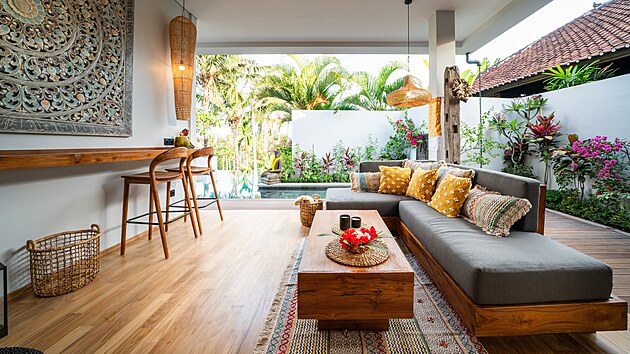 Interi�ry jsou za��zen� v tradi�n�m balijsk�m stylu.  