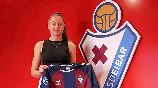 Alena P��kov� p�sobila v Eibaru rok a p�l, nyn� jde do Sparty.
