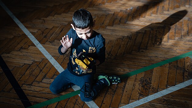 Ni�iv� po��r v obci Bore� vzal st�echu nad hlavou rodin�m, kter� jsou v nevyhovuj�c�ch podm�nk�ch ubytov�ny v sousedn� obci Skalsko v t�locvi�n�. (21. ledna 2026)