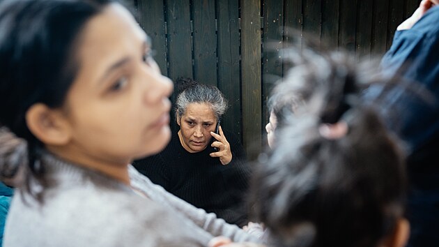 Ni�iv� po��r v obci Bore� vzal st�echu nad hlavou rodin�m, kter� jsou v nevyhovuj�c�ch podm�nk�ch ubytov�ny v sousedn� obci Skalsko v t�locvi�n�. (21. ledna 2026)