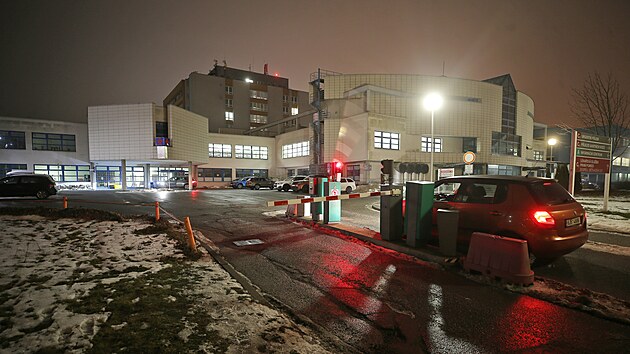 Nemocnice v Jihlav� pl�nuje mimo jin� celkov� dovybaven� urgentn�ho p��jmu. Jedn� se zejm�na o transportn� l��ka, ultrazvukov� p��stroje a dal�� zdravotnick� vybaven�. Na projekt je podan� ��dost o dotaci ve v��i 75 milion� korun.