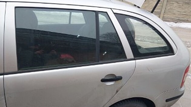 Do Prahy se cht�l mu� vr�tit autem, kter� ukradl v Jihlav�. Policejn� hl�dce na d�lnici ale neujel.