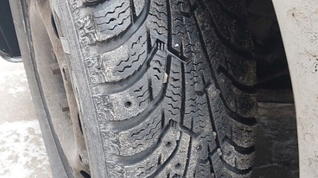 Do Prahy se cht�l mu� vr�tit autem, kter� ukradl v Jihlav�. Policejn� hl�dce na d�lnici ale neujel.