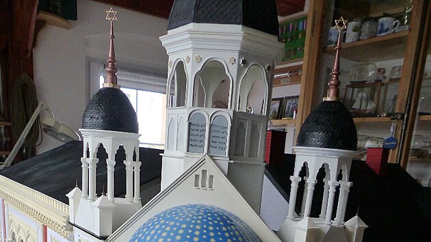Detail modelu franti�kol�ze�sk� synagogy.