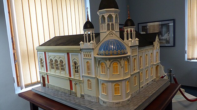 A�sk� model�� Bohuslav Karban str�vil stavbou modelu franti�kol�ze�sk� synagogy dev�t m�s�c�.