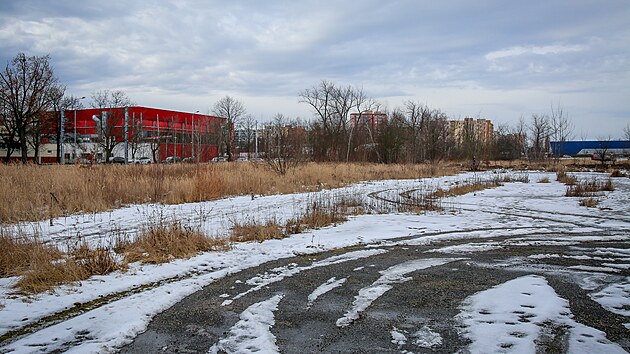 Pozemky, kde d��ve st�vala kas�rna, v �eskobud�jovick�ch �ty�ech Dvorech by m�la radnice vyu��t na zastaven� m�stsk�mi byty. (28. ledna 2026)