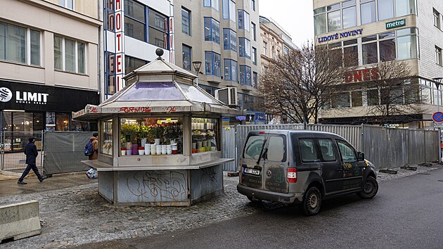 Jedna z nejslavn�j��ch sc�n filmu D�dictv� se nat��ela zde, v �esk� ulici v Brn�. Setk�n� Bohu�e s Karlem Gottem.