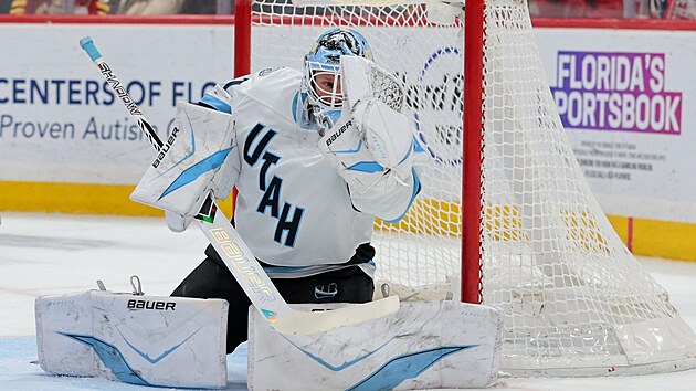 V�tek Van��ek z Utahu zasahuje v utk�n� proti Florid�.