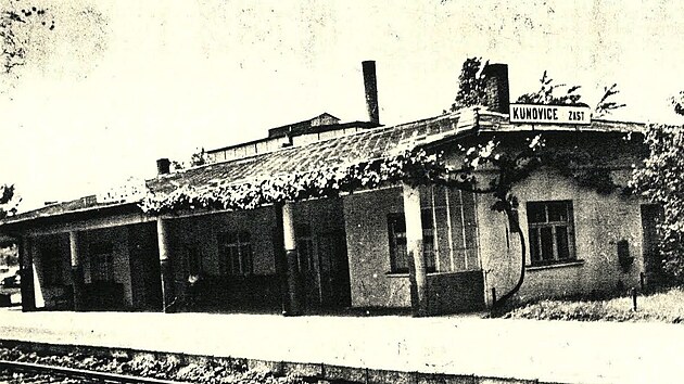 Zast�vka Kunovice zast. byla zprovozn�na v roce 1947. GPS: 49.0382381N, 17.4609617E