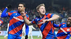 Plze�ský Luká� �erv oslavuje sv�j gól proti Portu.