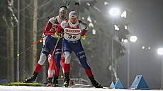 Vít�zslav Hornig ve vytrvalostním závod� v Novém M�st� na Morav�. Za ním...