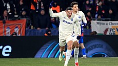 Deniz Gül z Porta slaví vyrovnávací branku na h�i�ti Plzn�.