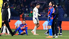 Zklamání plze�ských fotbalist� po utkání s Portem.