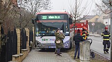 Ji�ní Moravu trápí od brzkých ranních hodin ledovka.  V Ti�nov� na Brn�nsku...